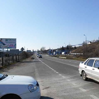 пос.Подкумок, центр, выезд из Кисловодска по направлению к Ессентукам, в непосредственной близости к пешеходному переходу и регулируемому железнодорожному переезду.