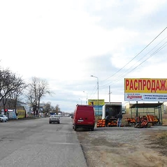 Выезд из Пятигорска в сторону Ессентуков, район строительных магазинов и оптовых баз